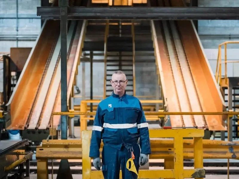 Portrait en industrie : reportage technique en milieu de production.